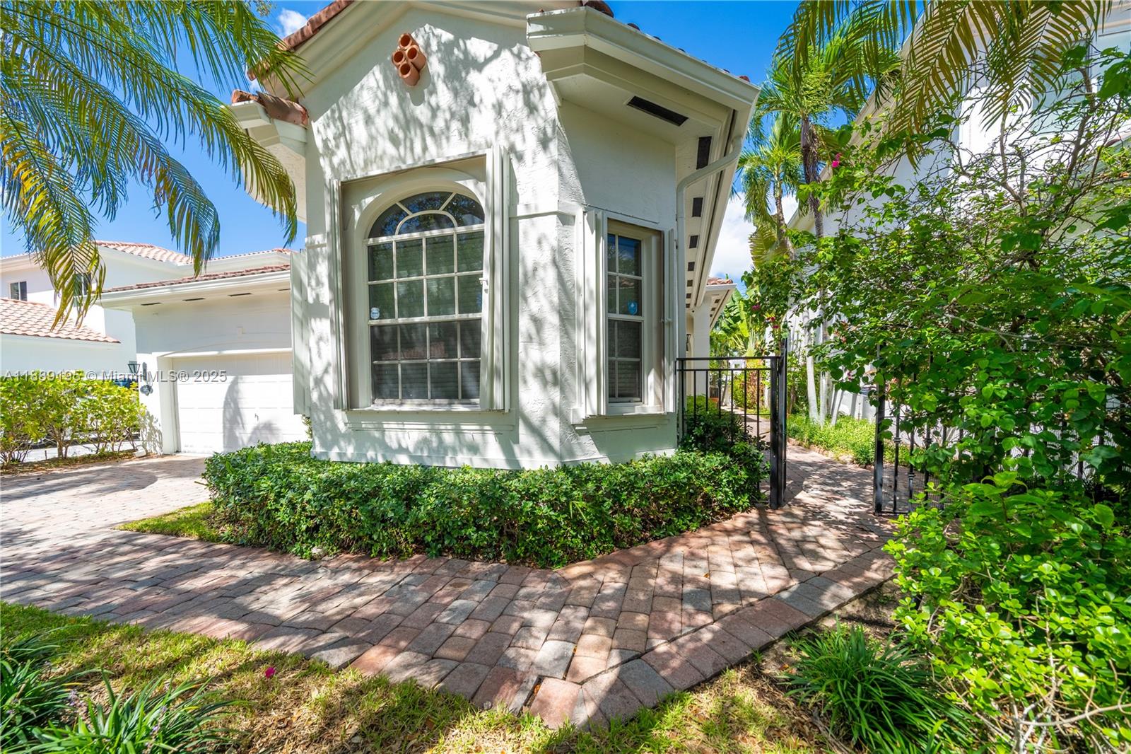Photo of 3975 194th Trl  (3975), Sunny Isles Beach, Florida, 33160 - 
