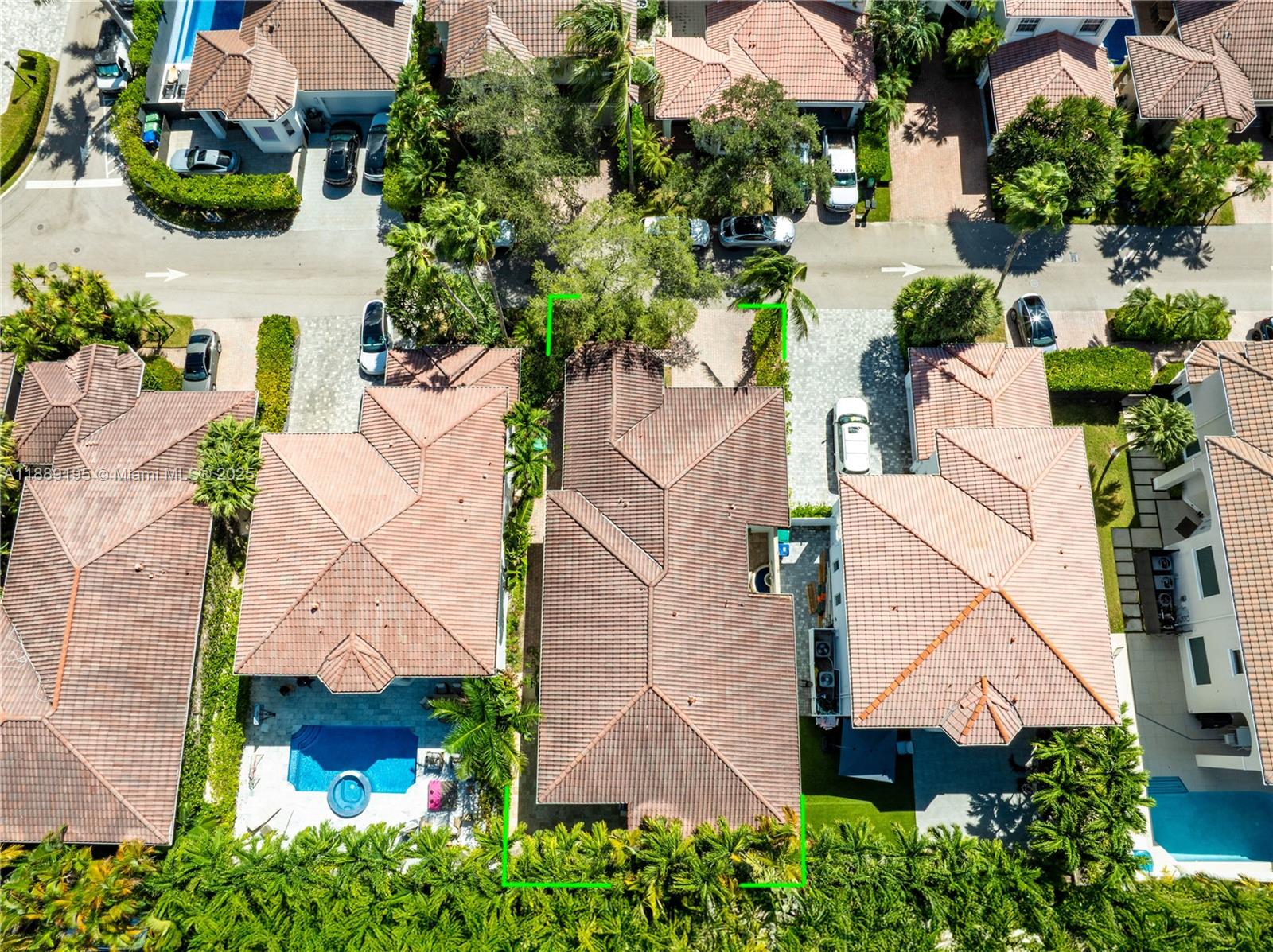 Photo of 3975 194th Trl  (3975), Sunny Isles Beach, Florida, 33160 - 