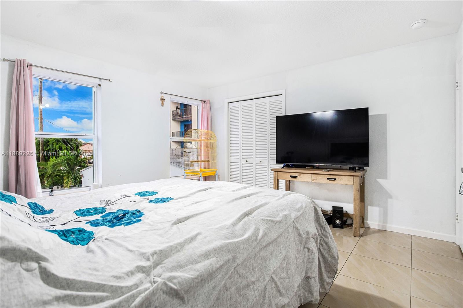 7000 2 / 2 1330 sq. ft. $ 2025-12-15 0 foto