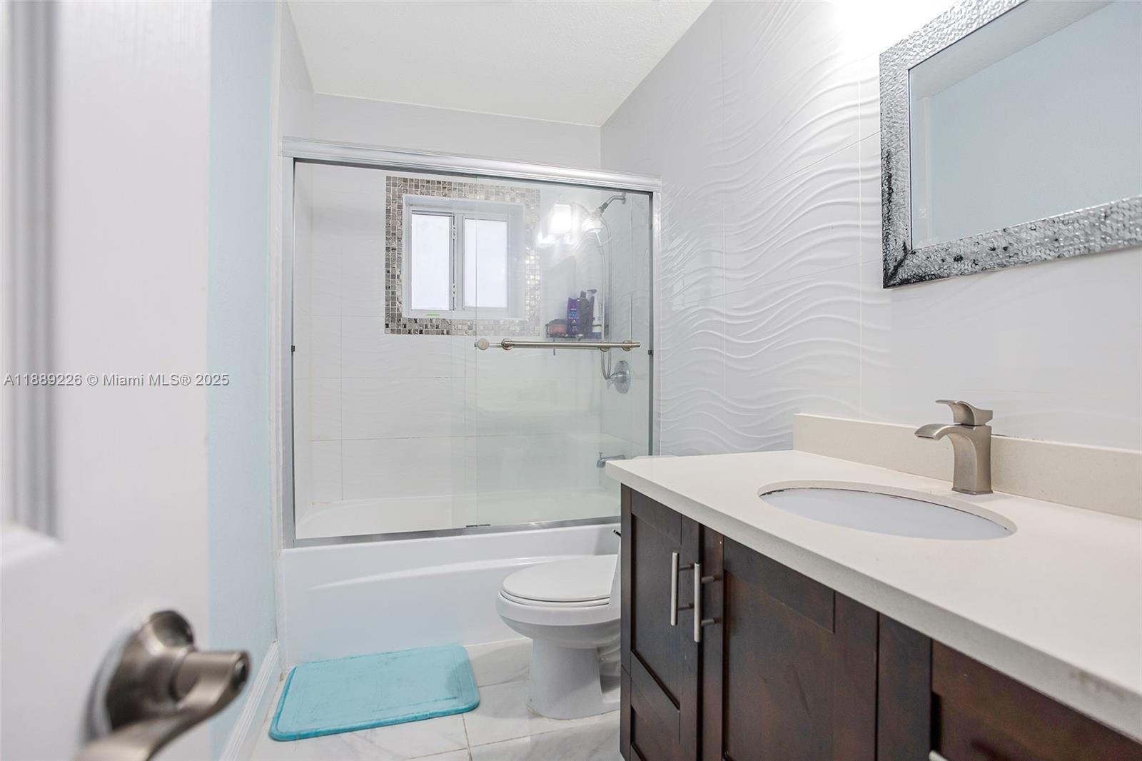 7000 2 / 2 1330 sq. ft. $ 2025-12-15 0 foto