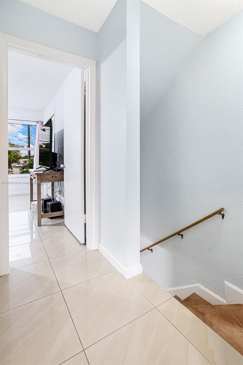 7000 2 / 2 1330 sq. ft. $ 2025-12-15 0 foto