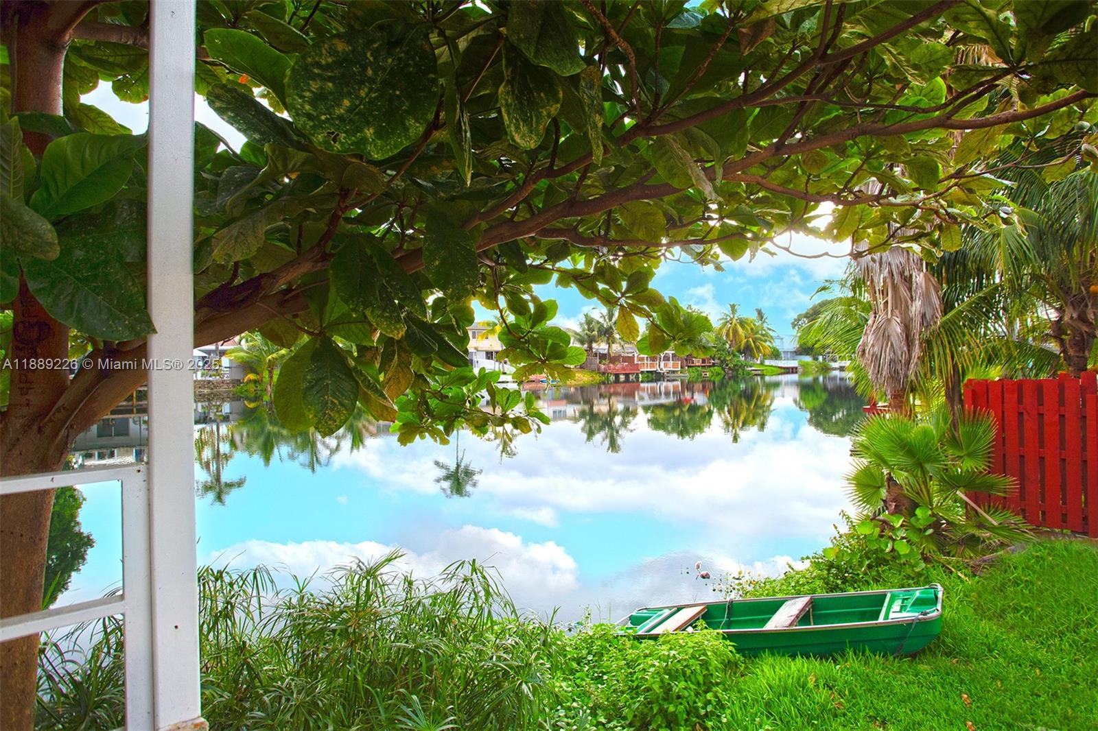 7000 2 / 2 1330 sq. ft. $ 2025-12-15 0 foto