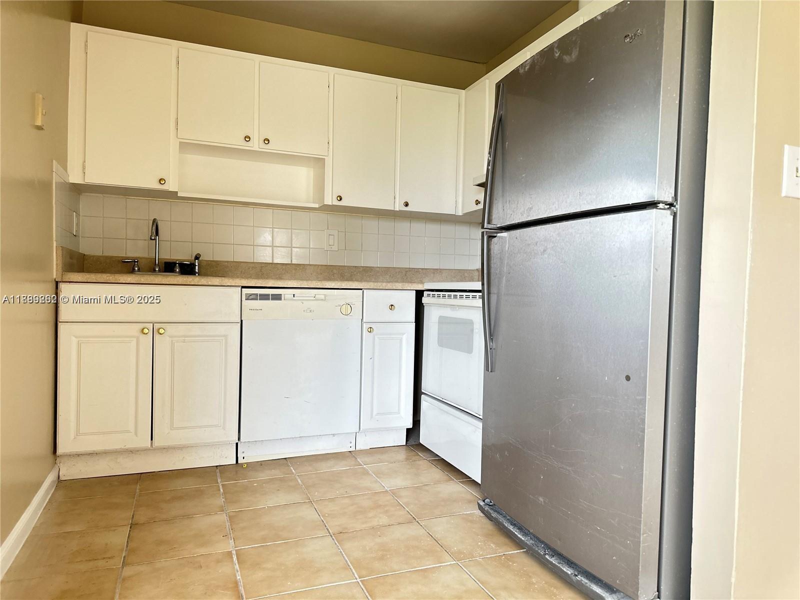   /  1920 sq. ft. $ 2025-10-02 0 Photo