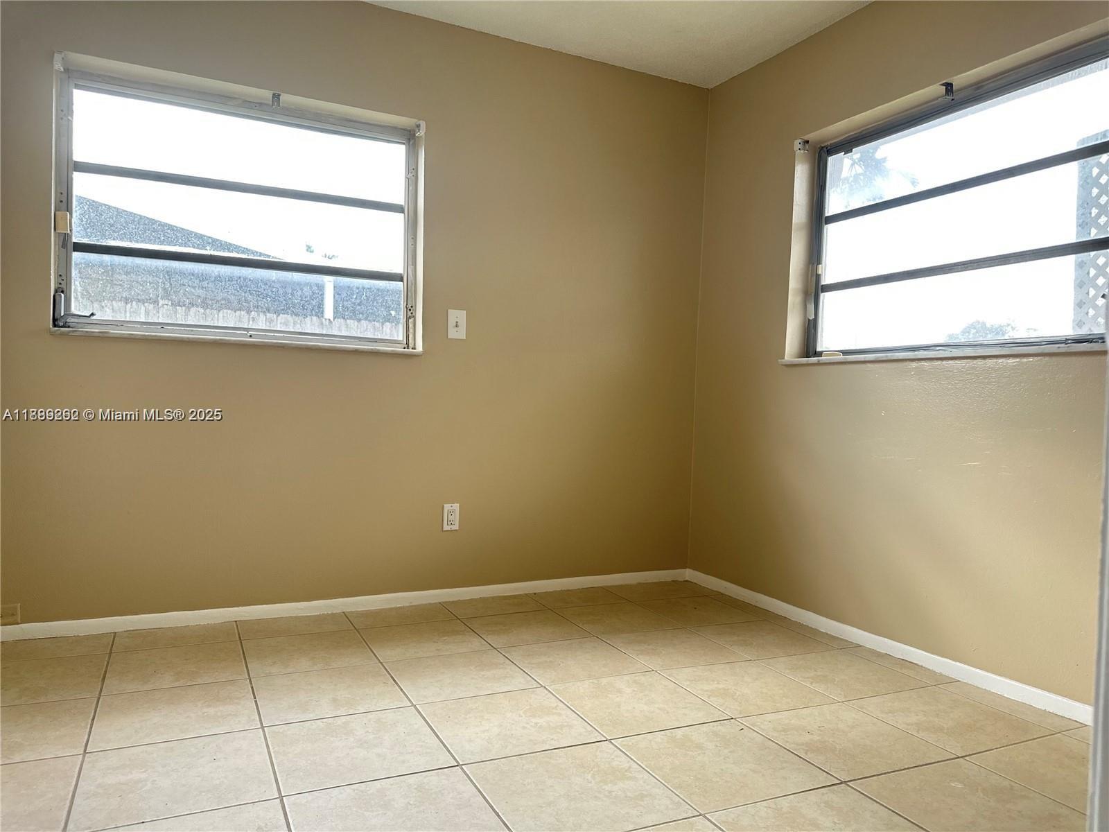   /  1920 sq. ft. $ 2025-10-02 0 Photo