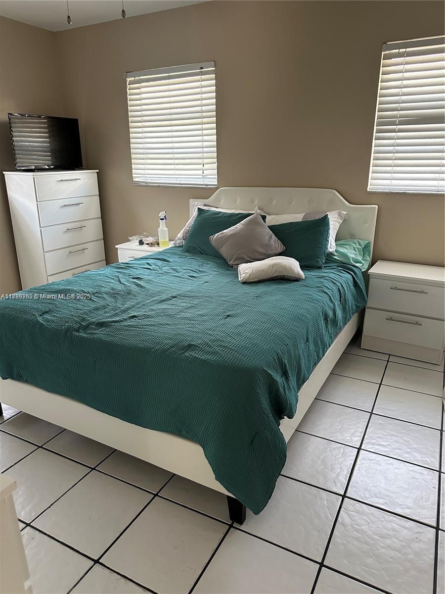   /  1920 sq. ft. $ 2025-10-02 0 Photo