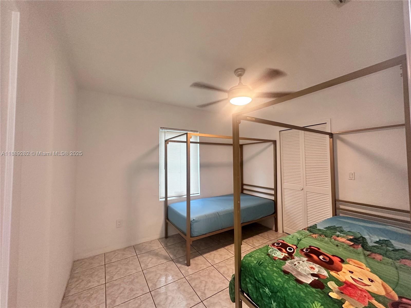 See details / 1558 sq. ft. $ 2025-10-10 0 Photo