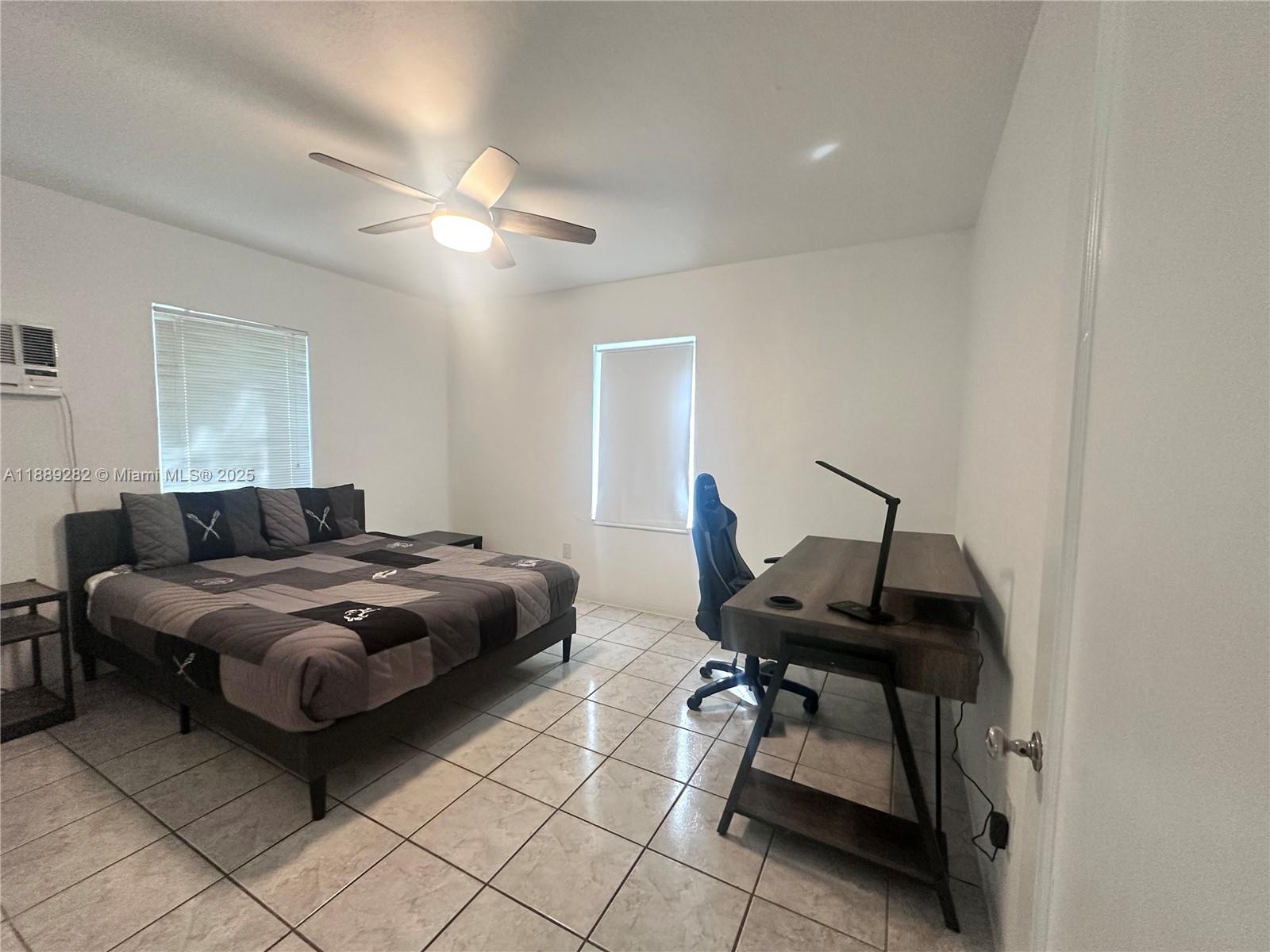 See details / 1558 sq. ft. $ 2025-10-10 0 Photo