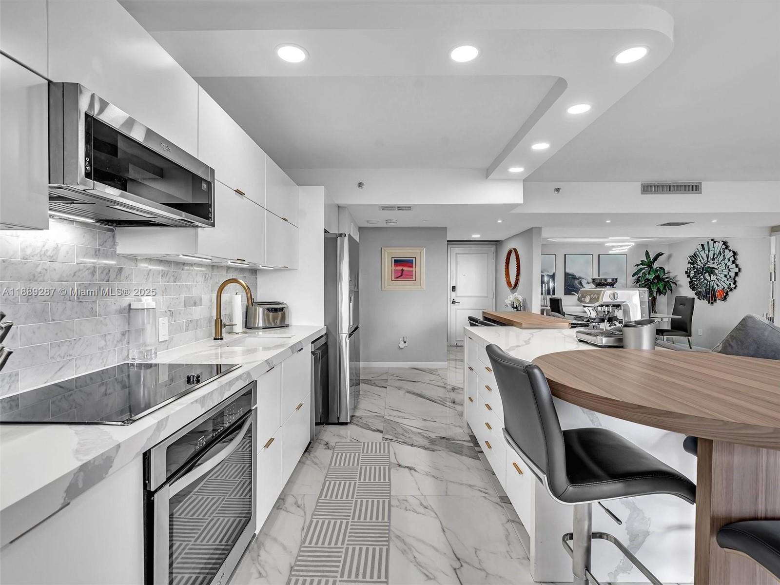 Photo of 20191 Country Club Dr  #511, Aventura, Florida, 33180 - 
