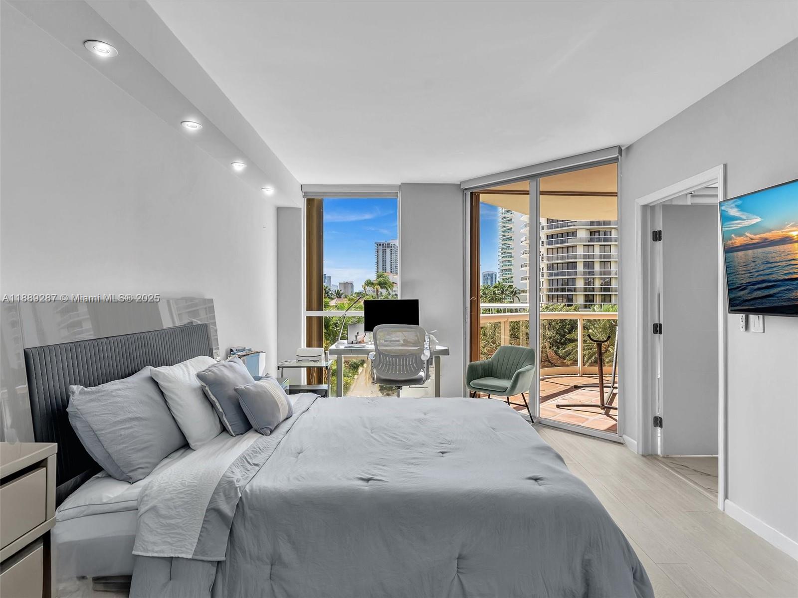 Photo of 20191 Country Club Dr  #511, Aventura, Florida, 33180 - 