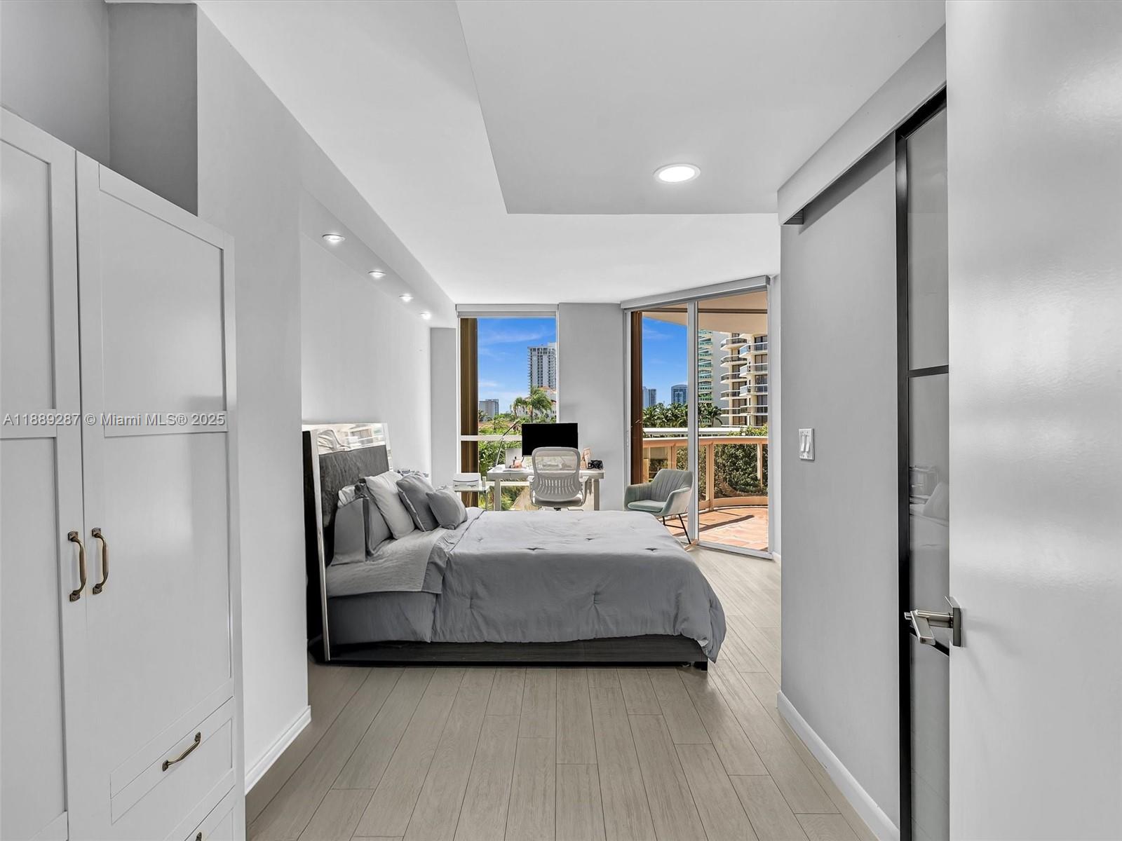 Photo of 20191 Country Club Dr  #511, Aventura, Florida, 33180 - 