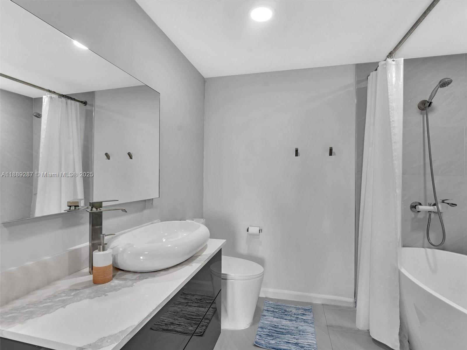 Photo of 20191 Country Club Dr  #511, Aventura, Florida, 33180 - 