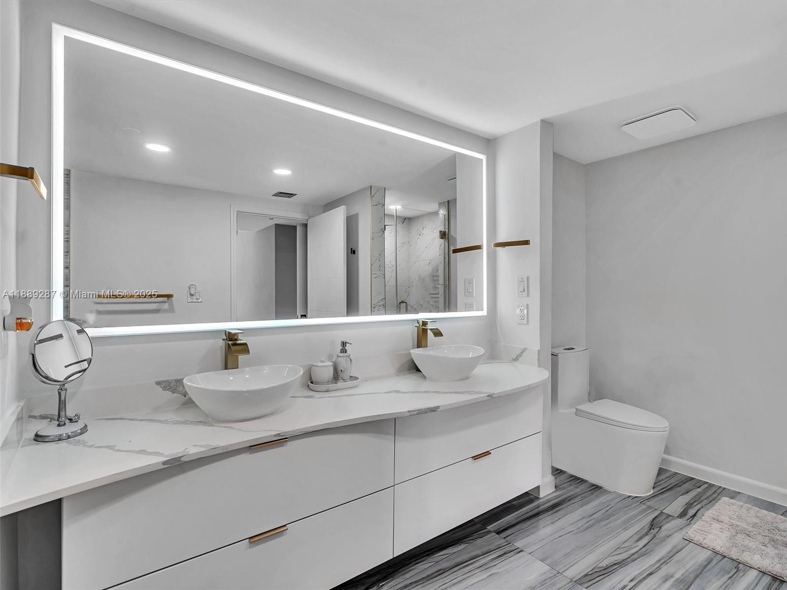 Photo of 20191 Country Club Dr  #511, Aventura, Florida, 33180 - 