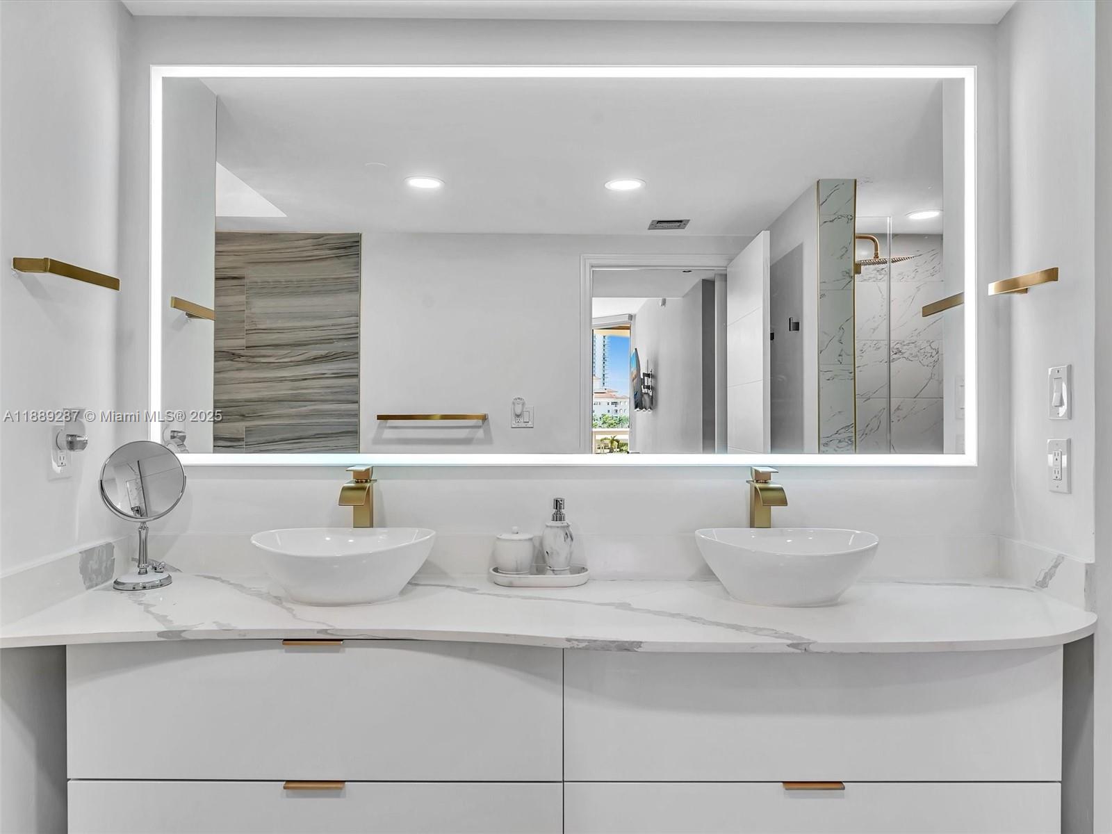 Photo of 20191 Country Club Dr  #511, Aventura, Florida, 33180 - 