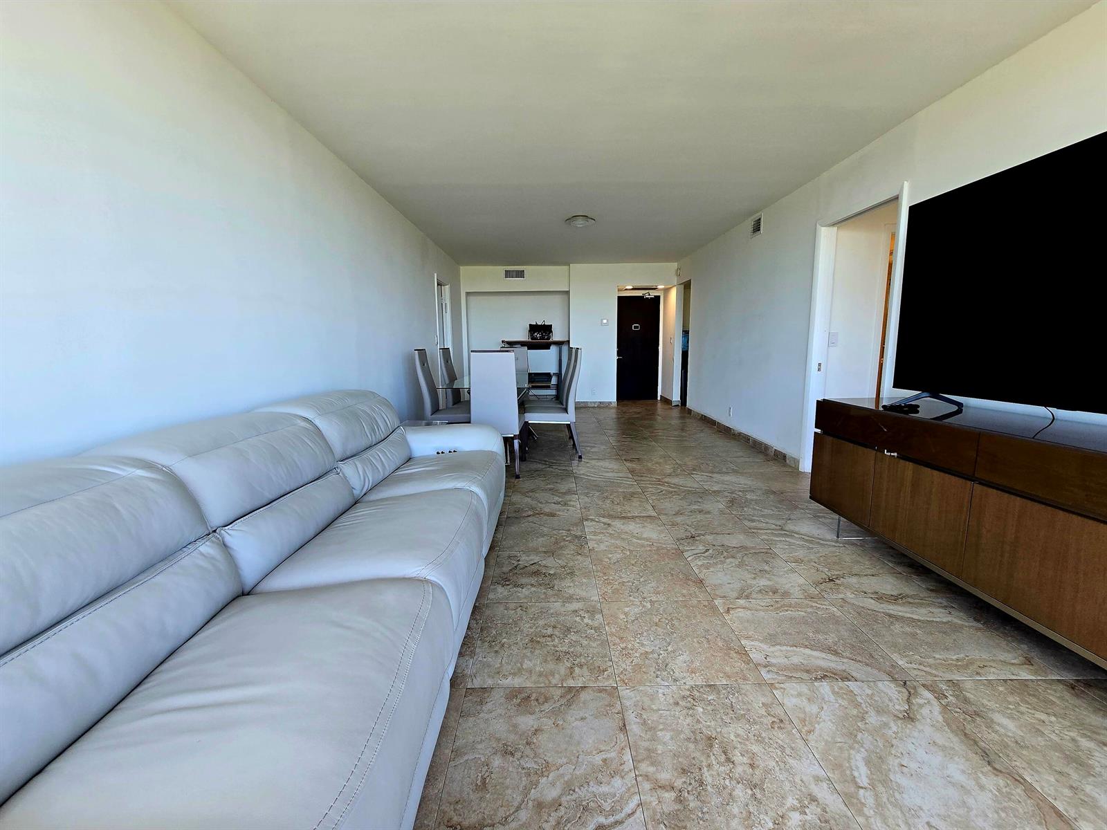 Photo of 20335 Country Club  #2208, Aventura, Florida, 33180 - FAMILY, DINING ROOM