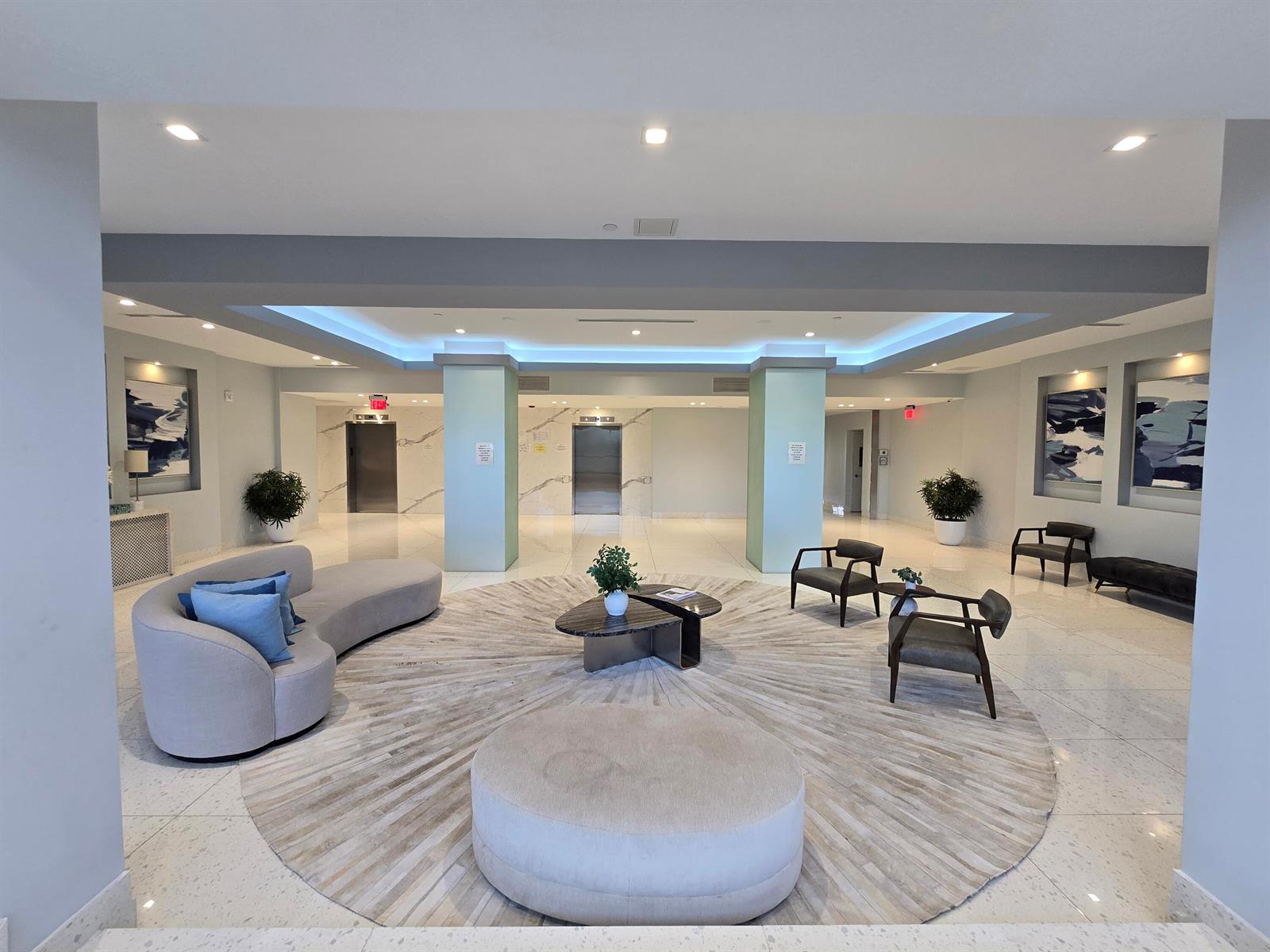 Photo of 20335 Country Club  #2208, Aventura, Florida, 33180 - LOBBY