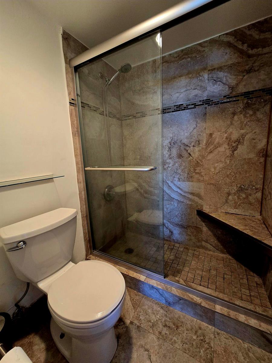 Photo of 20335 Country Club  #2208, Aventura, Florida, 33180 - MASTER BATH