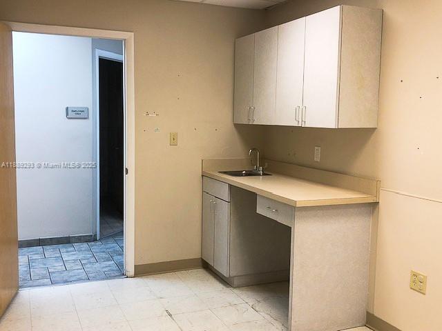 16-17  /   sq. ft. $ 2025-10-02 0 Photo