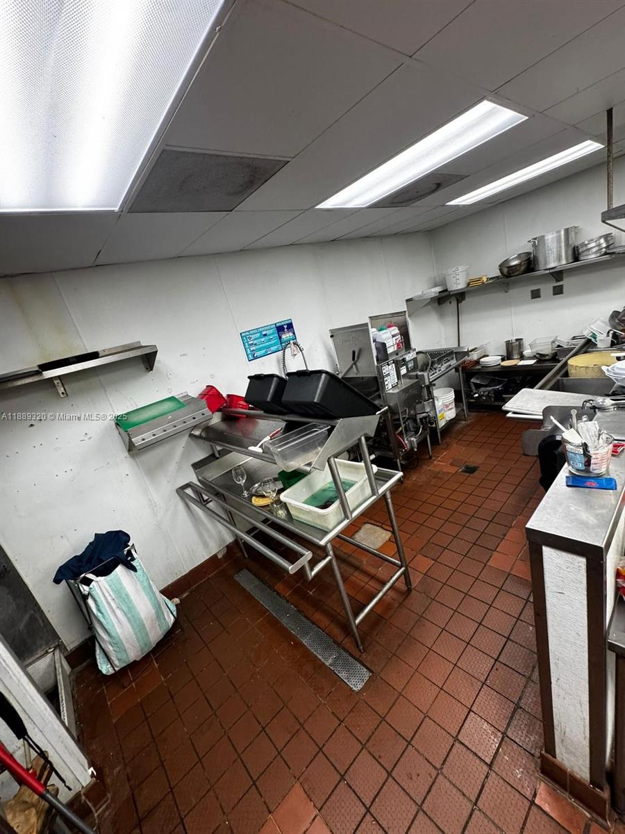 Подробнее / кв.футов $ 2025-10-02 0 Фото