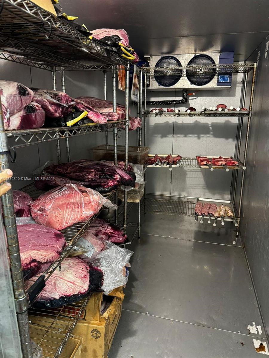 Подробнее / кв.футов $ 2025-10-02 0 Фото