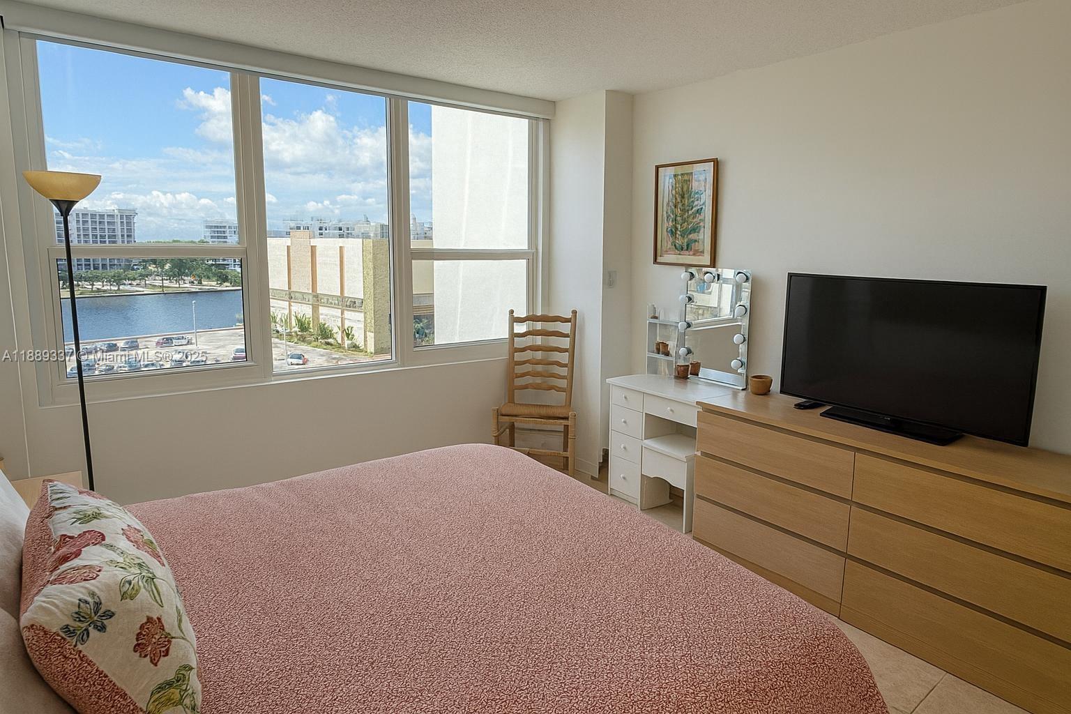 Photo of 3505 Ocean Dr  #601, Hollywood, Florida, 33019 - 