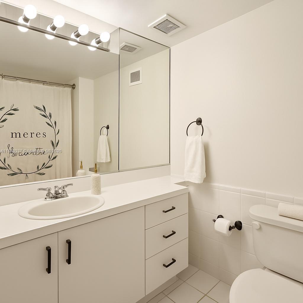 Photo of 3505 Ocean Dr  #601, Hollywood, Florida, 33019 - 