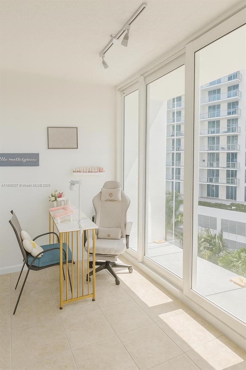 Photo of 3505 Ocean Dr  #601, Hollywood, Florida, 33019 - 