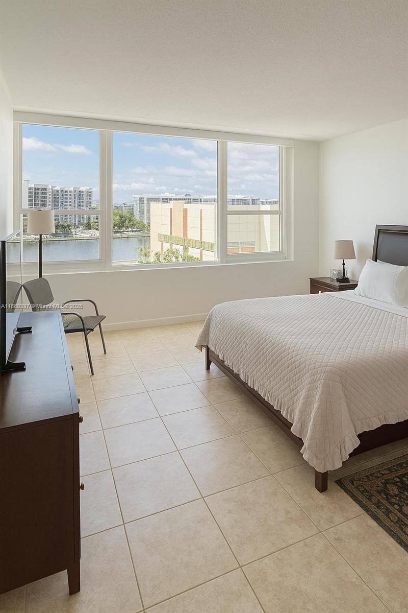 Photo of 3505 Ocean Dr  #601, Hollywood, Florida, 33019 - 