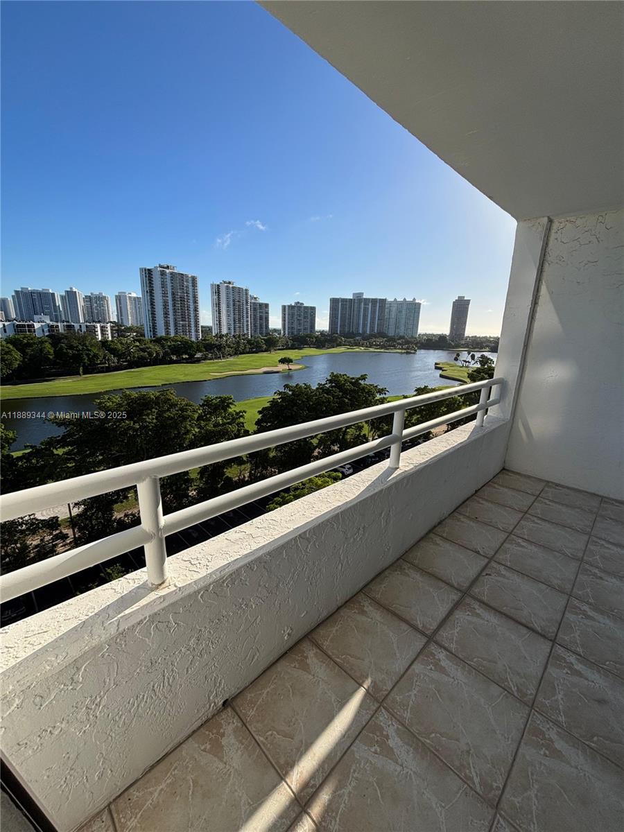 Photo of 20225 34th Ct  #913, Aventura, Florida, 33180 - 