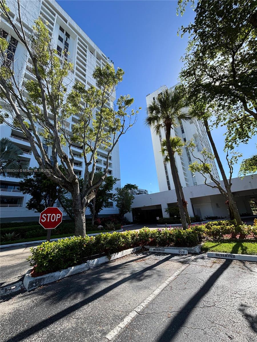 Photo of 20225 34th Ct  #913, Aventura, Florida, 33180 - 