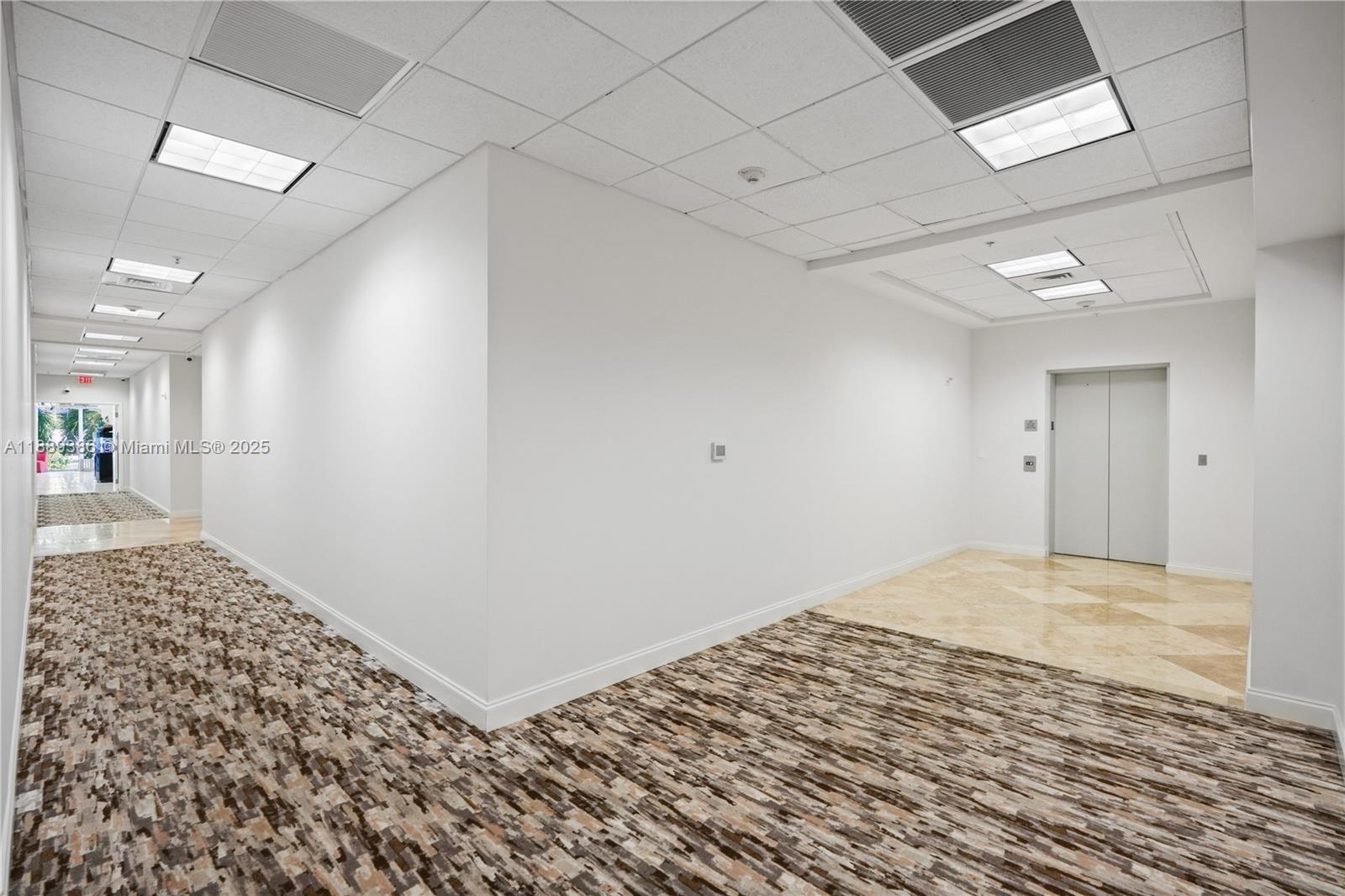 11  /   sq. ft. $ 2025-10-02 0 Photo