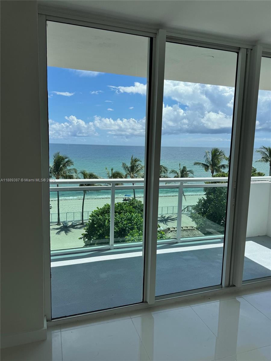 Photo of 3001 Ocean Dr  #511, Hollywood, Florida, 33019 - 