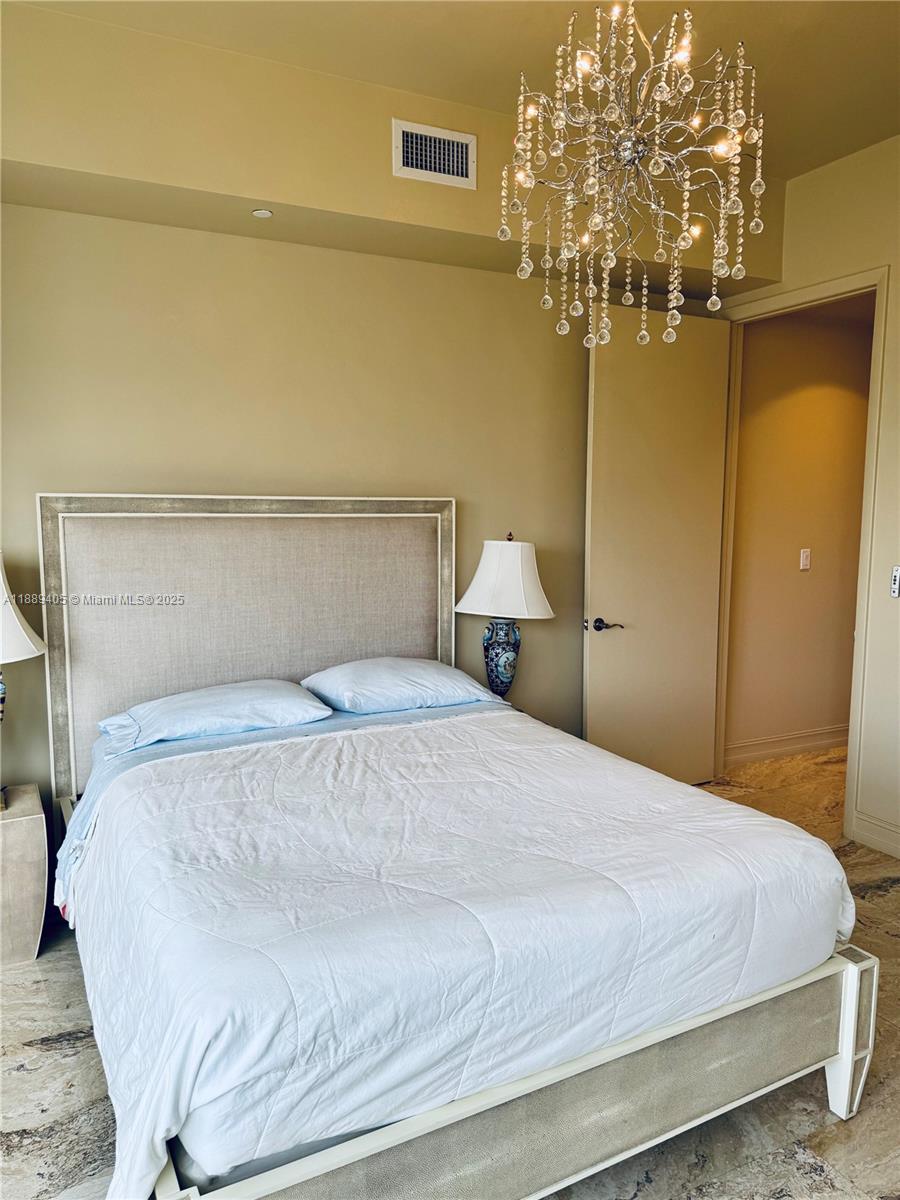 1106 3 / 4 2327 sq. ft. $ 2025-10-02 0 Photo