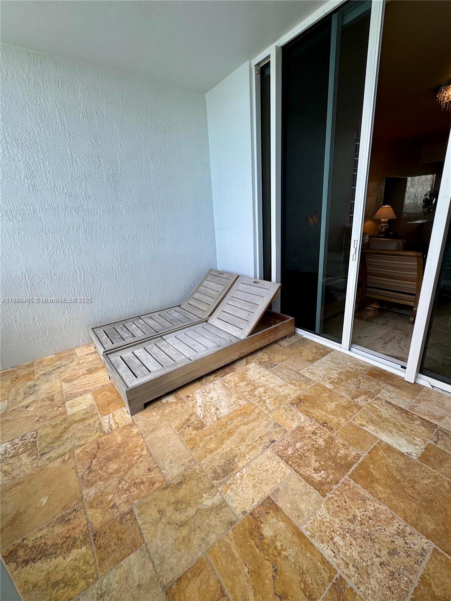1106 3 / 4 2327 sq. ft. $ 2025-10-02 0 Photo