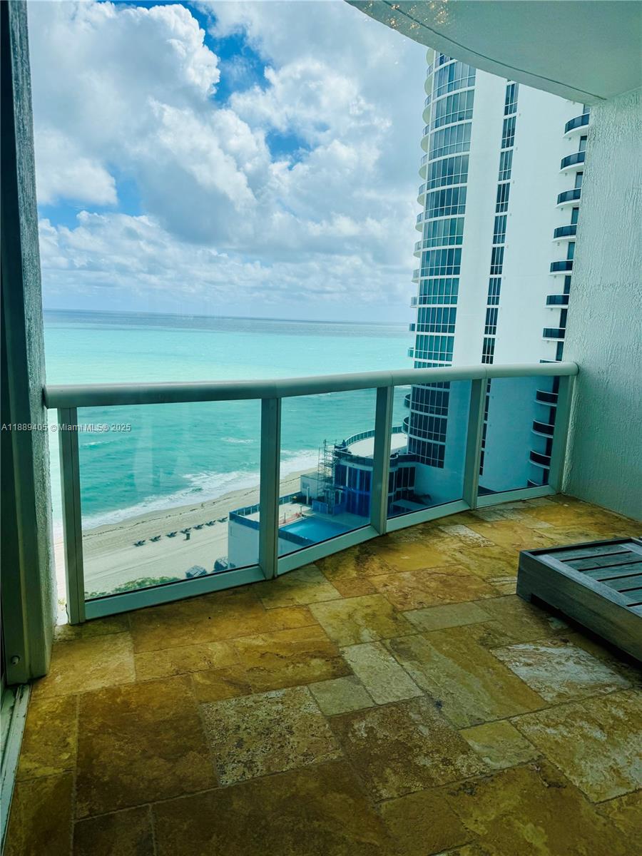 1106 3 / 4 2327 sq. ft. $ 2025-10-02 0 Photo
