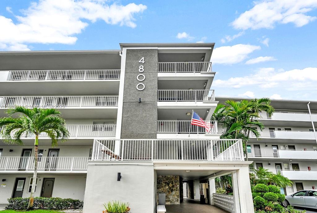 210 2 / 2 992 sq. ft. $ 2025-10-02 0 Photo