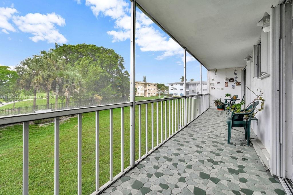 210 2 / 2 992 sq. ft. $ 2025-10-02 0 Photo