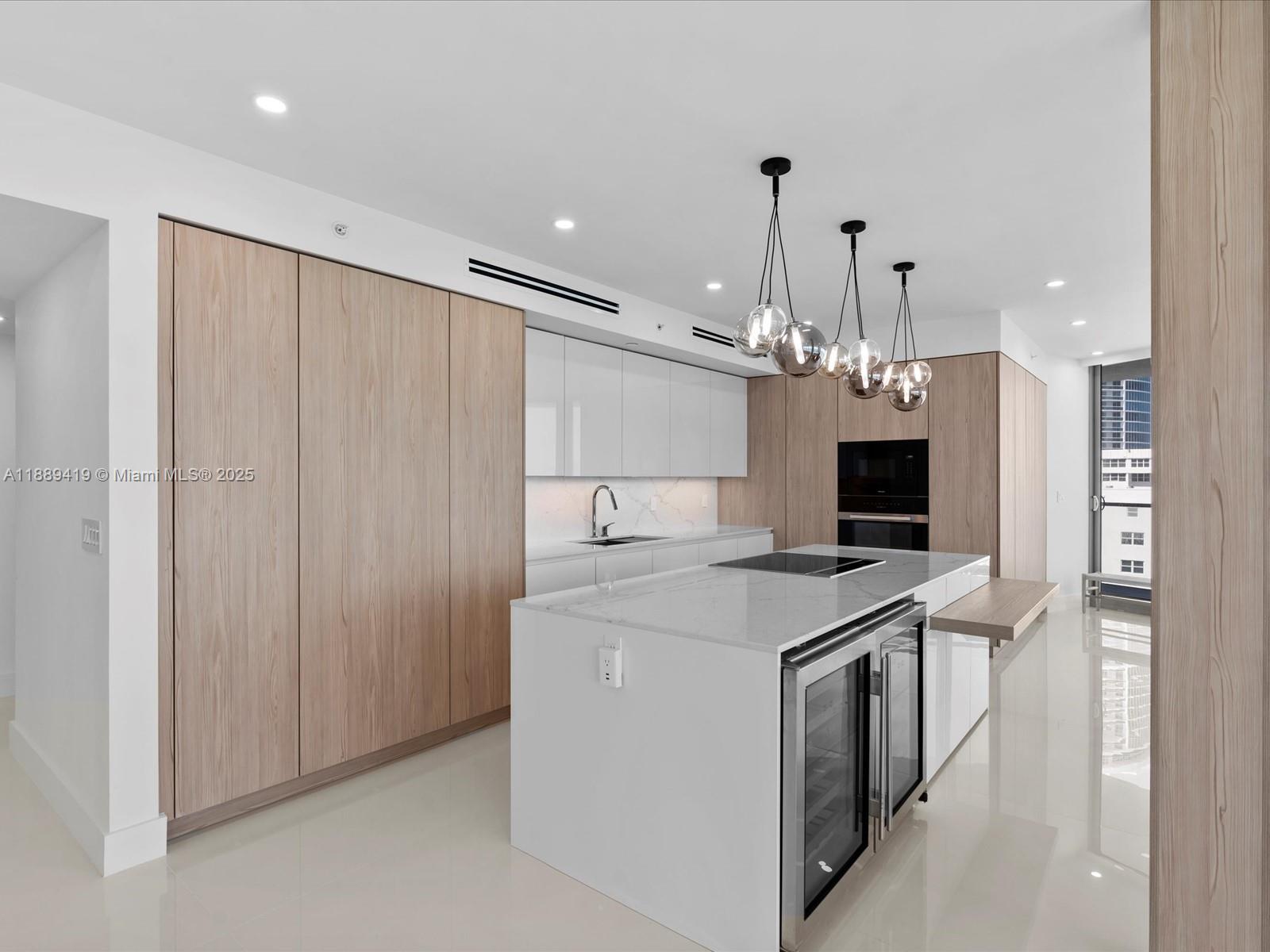 Photo of 3101 Ocean Dr  #1608, Hollywood, Florida, 33019 - 
