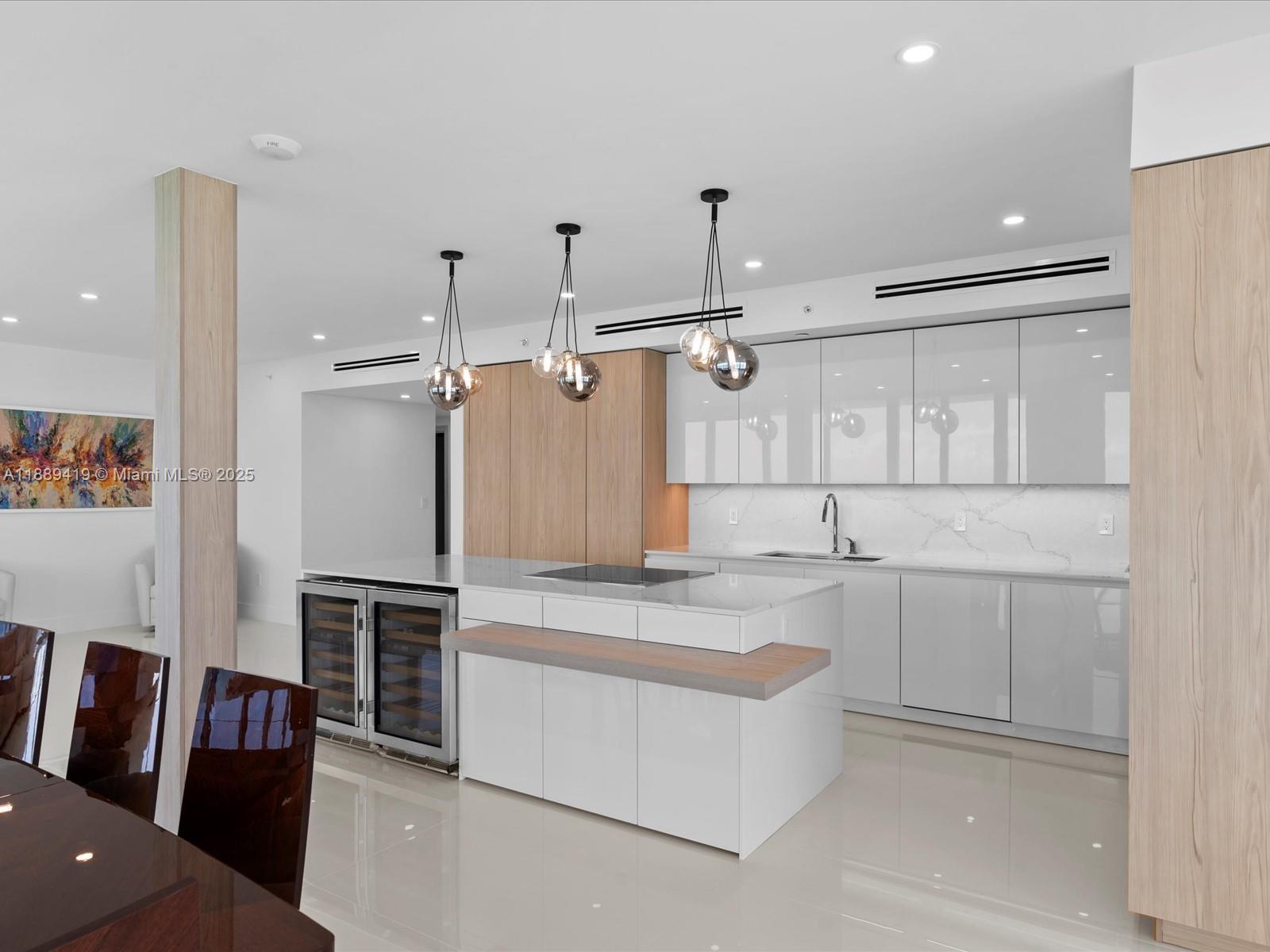 Photo of 3101 Ocean Dr  #1608, Hollywood, Florida, 33019 - 