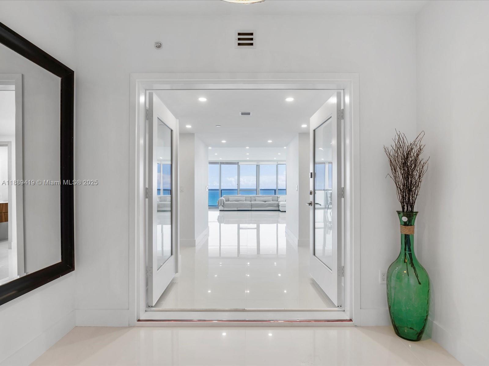 Photo of 3101 Ocean Dr #1608, Hollywood, Florida, 33019 -