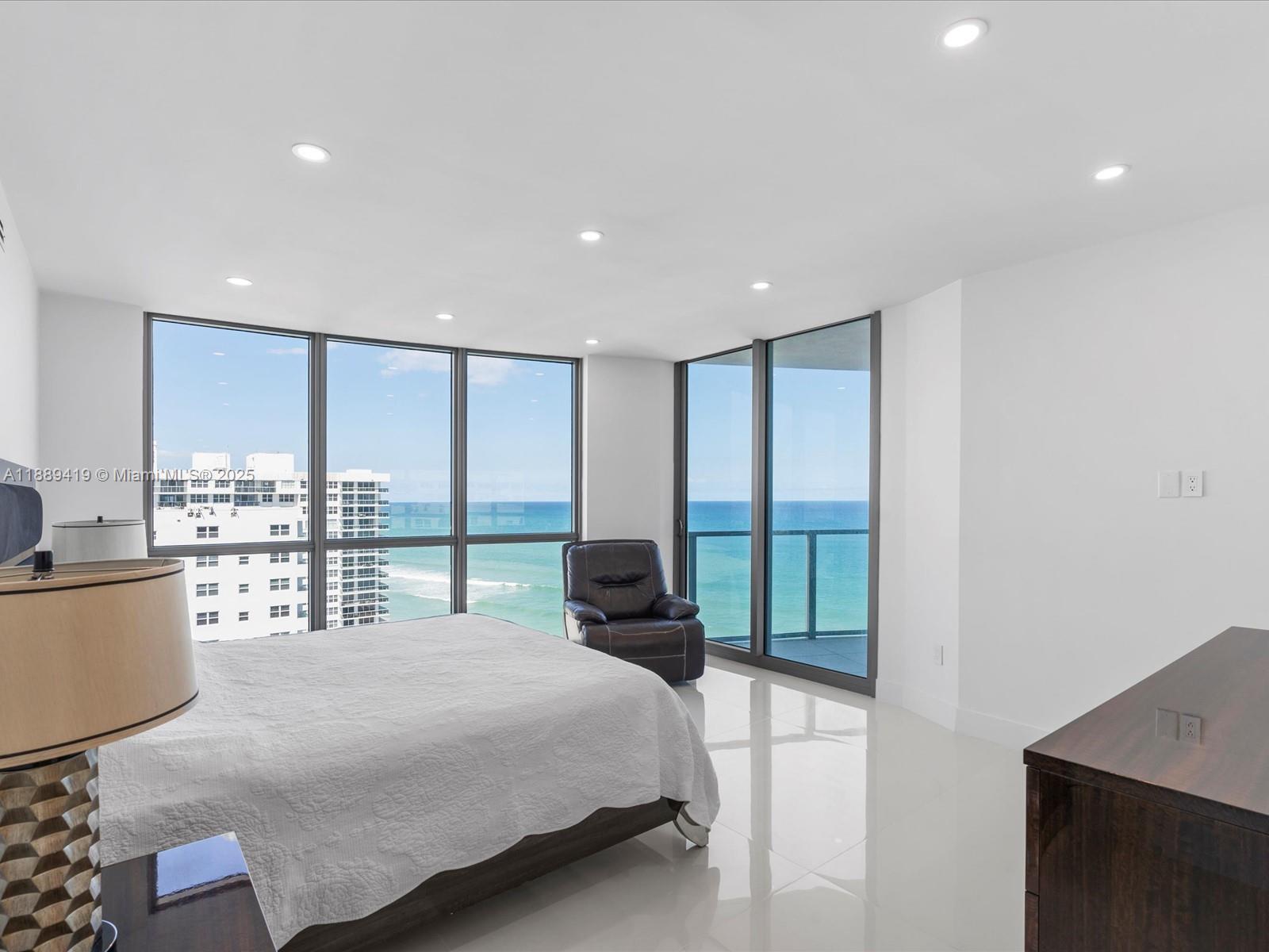 Photo of 3101 Ocean Dr  #1608, Hollywood, Florida, 33019 - 