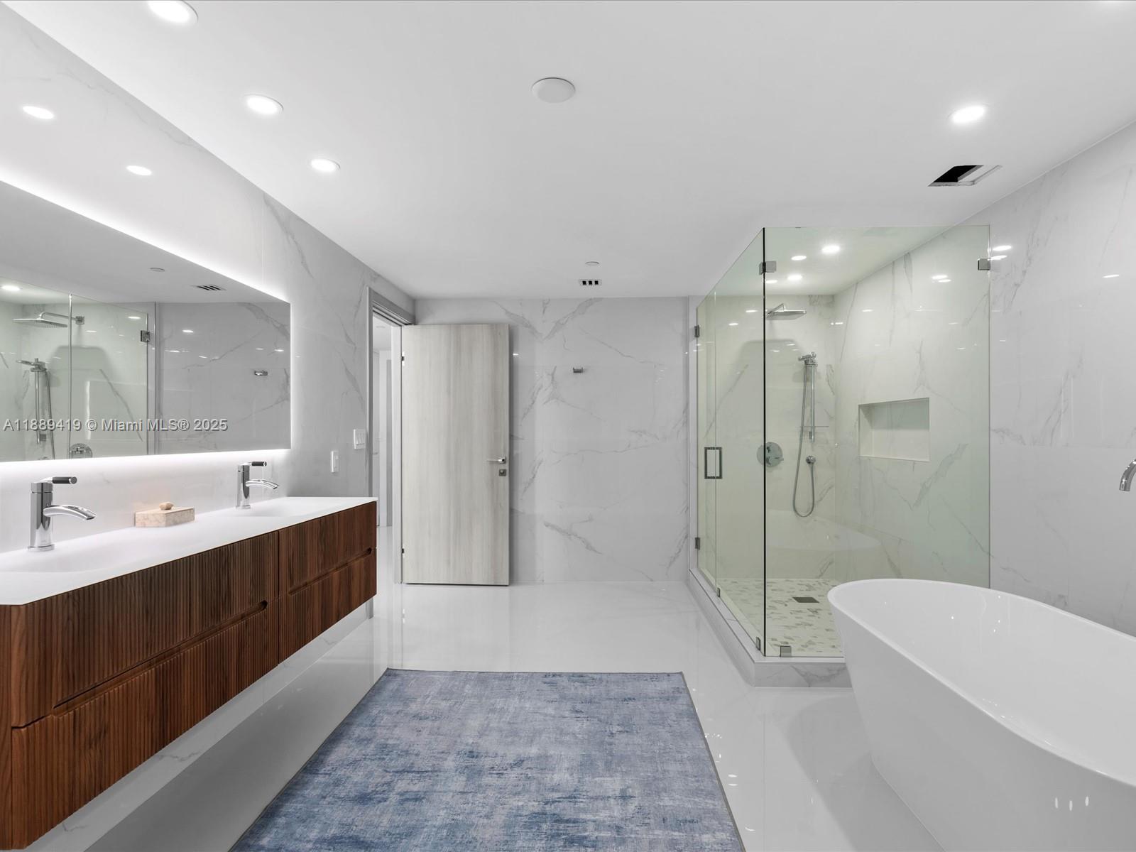 Photo of 3101 Ocean Dr  #1608, Hollywood, Florida, 33019 - 