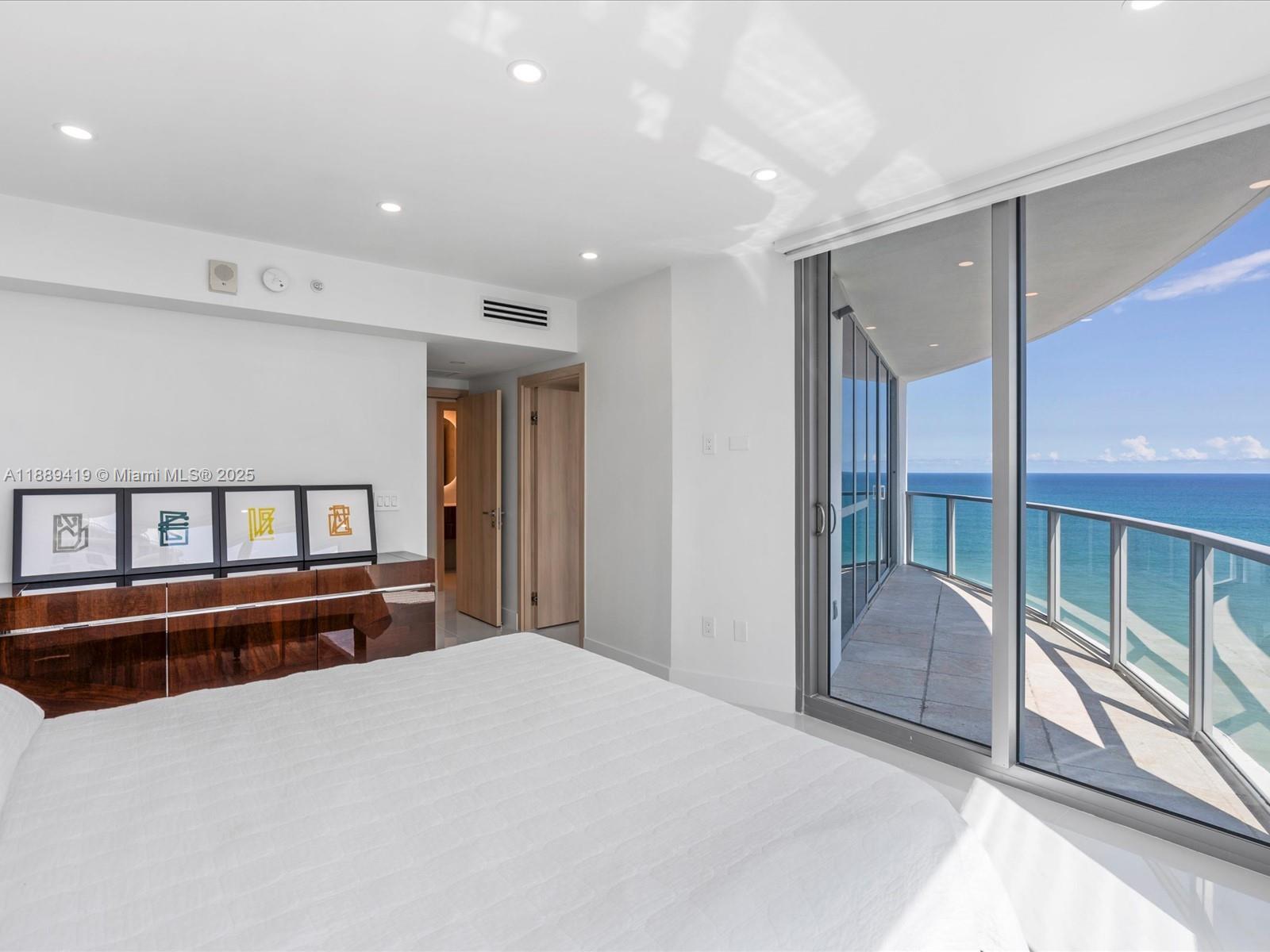 Photo of 3101 Ocean Dr  #1608, Hollywood, Florida, 33019 - 