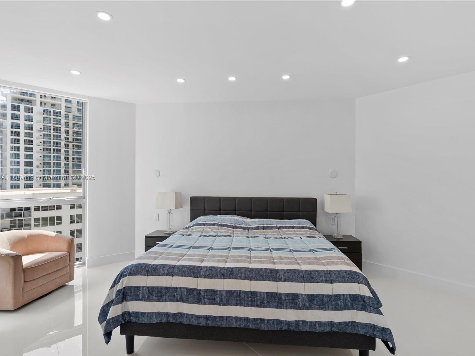 Photo of 3101 Ocean Dr  #1608, Hollywood, Florida, 33019 - 