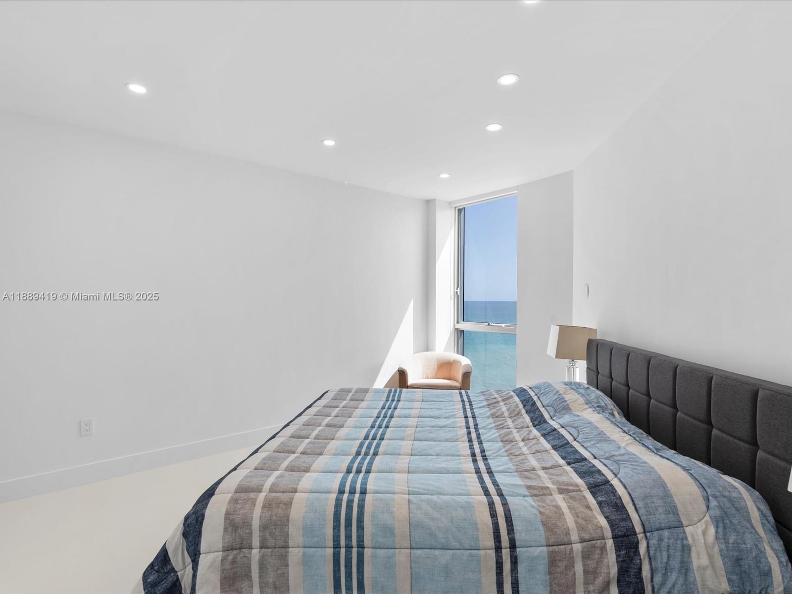 Photo of 3101 Ocean Dr  #1608, Hollywood, Florida, 33019 - 