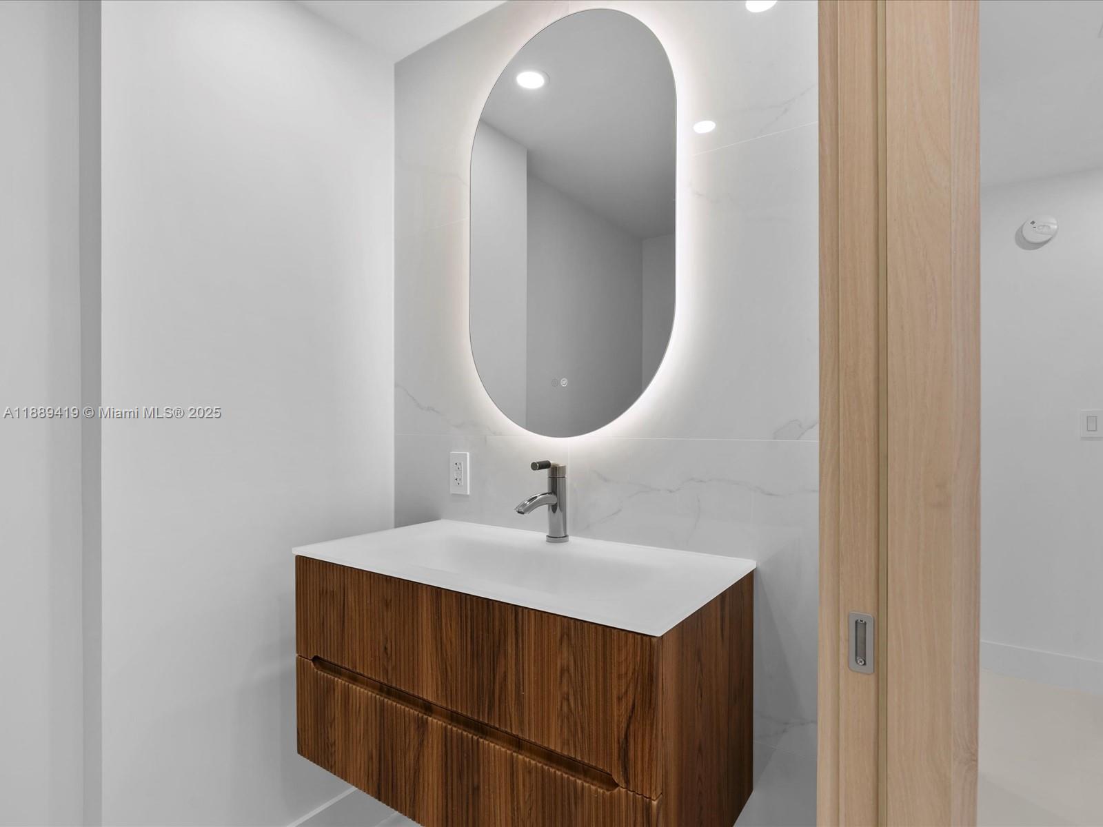 Photo of 3101 Ocean Dr  #1608, Hollywood, Florida, 33019 - 