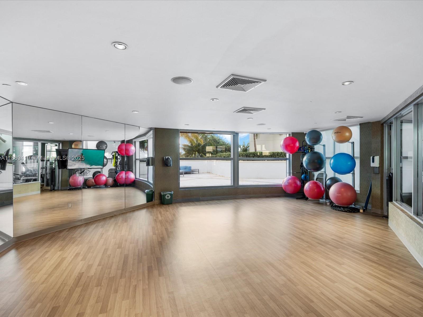 Photo of 3101 Ocean Dr  #1608, Hollywood, Florida, 33019 - 