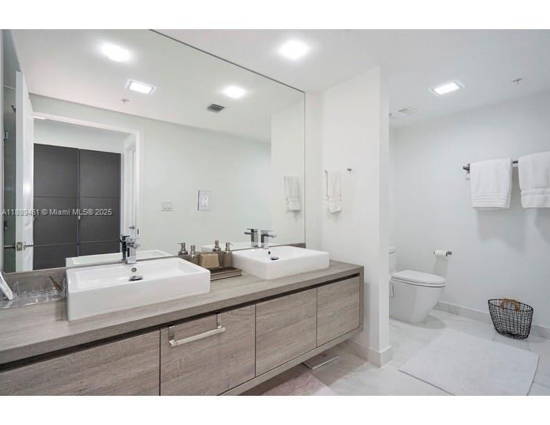 Photo of 400 Sunny Isles Blvd  #1616, Sunny Isles Beach, Florida, 33160 - 