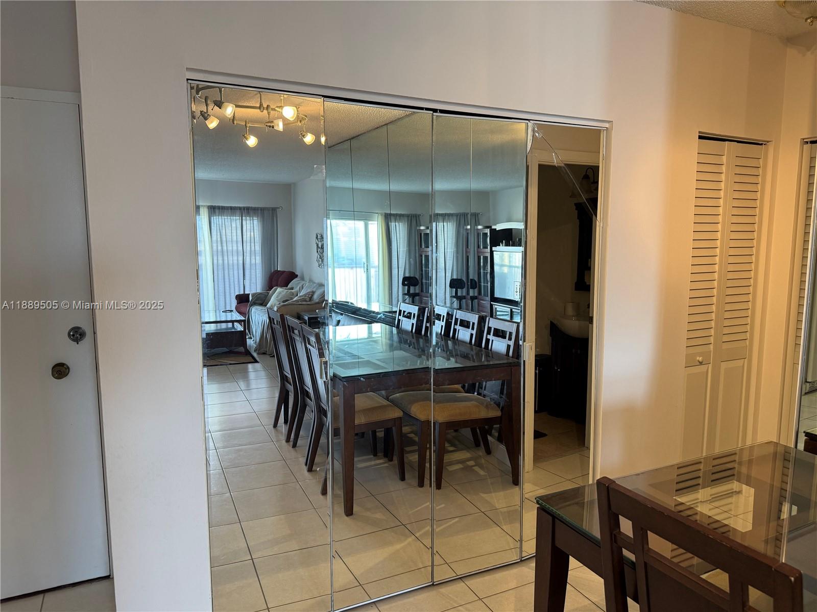 15A 1 / 2 870 sq. ft. $ 2025-10-03 0 Photo