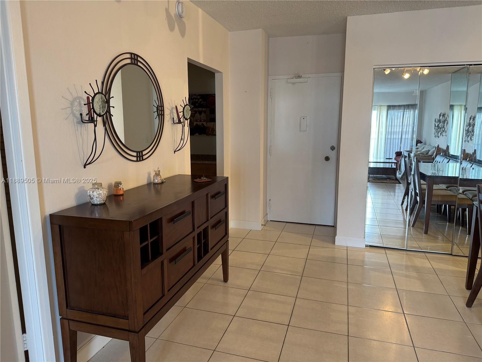 15A 1 / 2 870 sq. ft. $ 2025-10-03 0 Photo