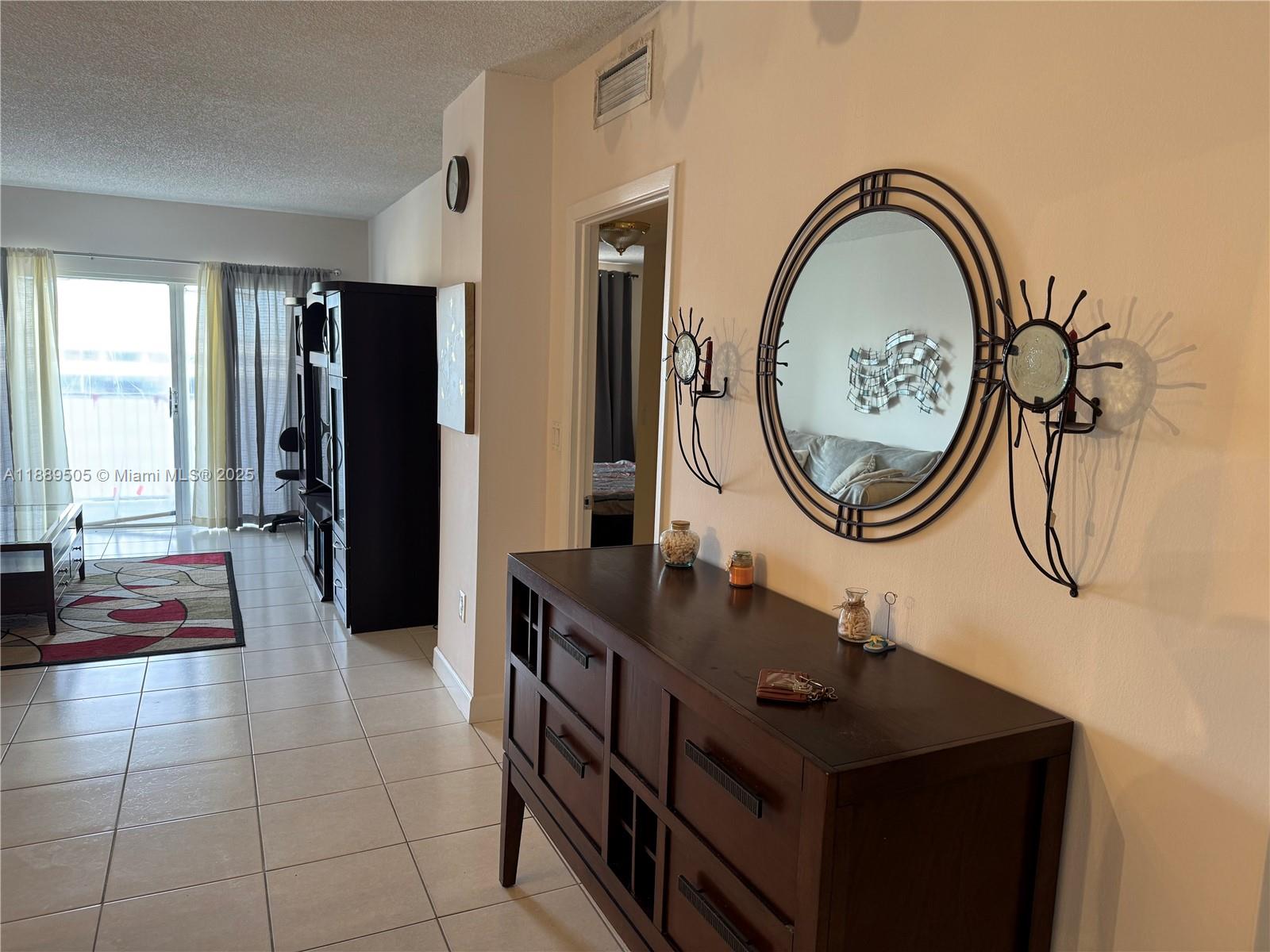 15A 1 / 2 870 sq. ft. $ 2025-10-03 0 Photo